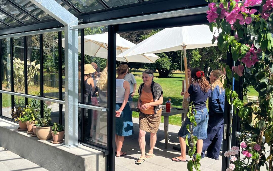 Grøn madlavning og plantefarve i det nye drivhus